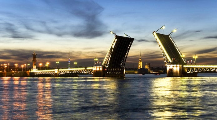 Питер он такой, все равно он мой